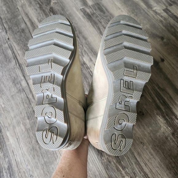 Sorel Joan Of Arctic Leather Wedge Zip Tan Ankle Booties with Chunky Sole - Picture 6 of 7